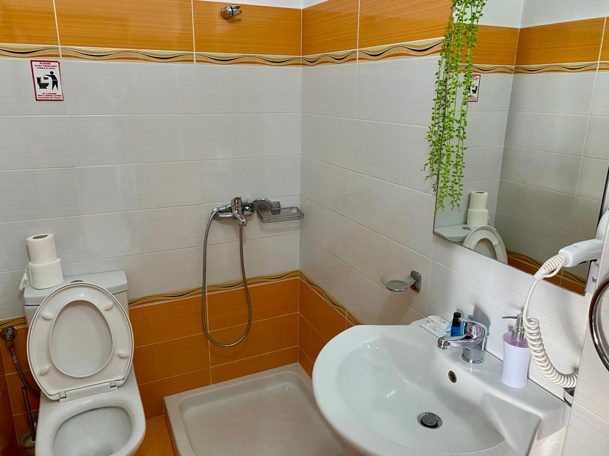 Hotel Metali ซารานเดอ ภายนอก รูปภาพ